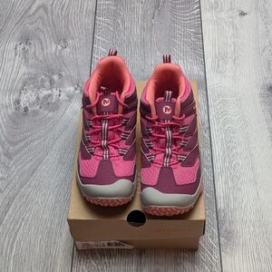 Merrell Girl's Chameleon 7 Access Mid Waterproof Hiking Boot Size 2.5 M